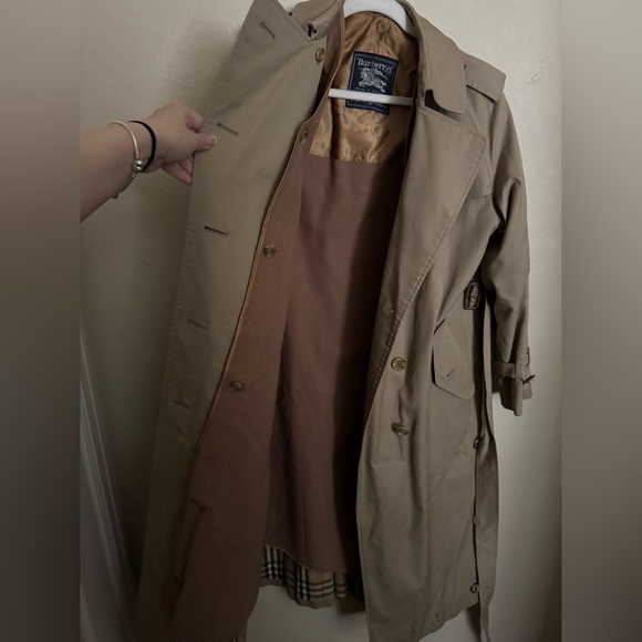 Vintage Burberrys Trench Coat Size L in Tan Lined Wool Tall Length Womens - Picture 16 of 16